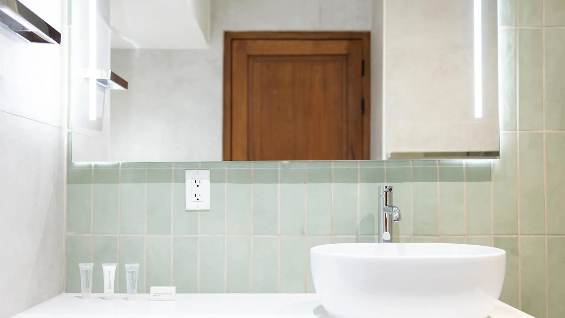 Broadway Apartments - Chic & Stylish Urban Stays Willemstad